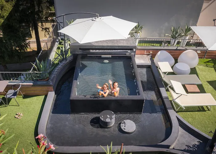 Admiral Hotel Villa Erme